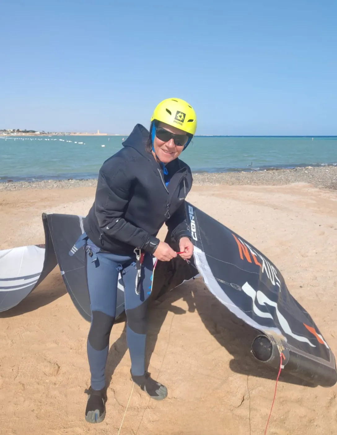 Student 1 prepare the kite
